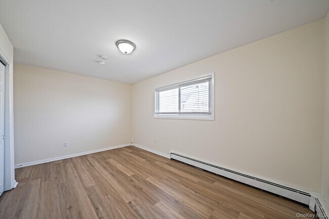 Building Photo - 472 S Ocean Ave