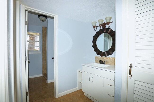 Building Photo - 24 Kingfish Ln