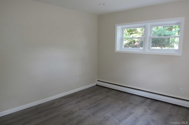 Building Photo - 1425 NY-82