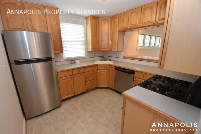 Building Photo - 33 Glen Ave