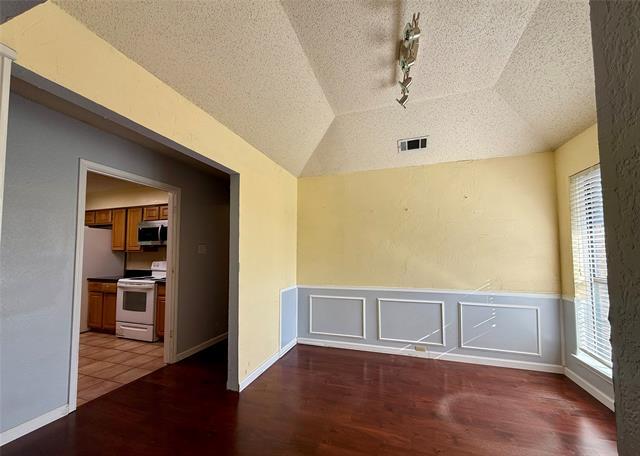 Building Photo - 2907 Sierra Dr