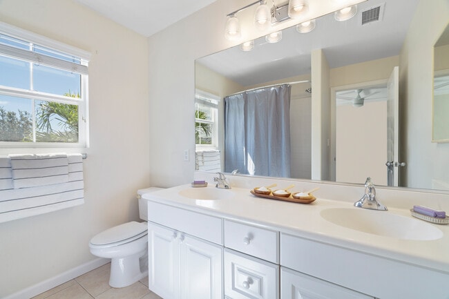 Building Photo - 91-1170-1170 Kaileolea Dr