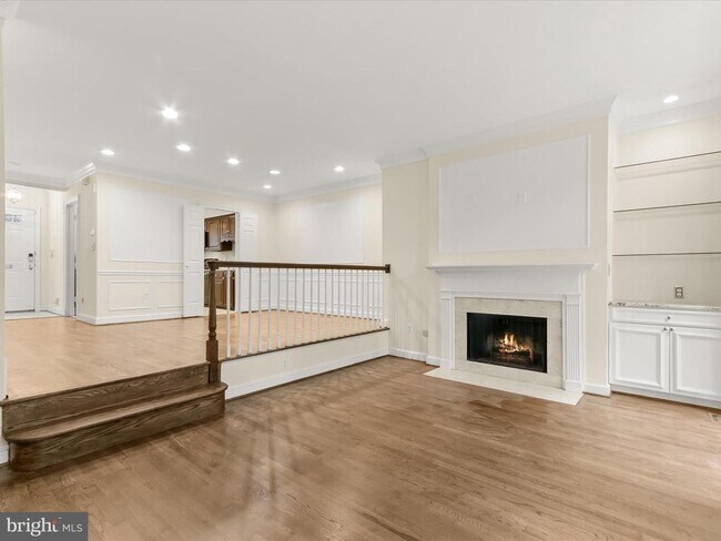 Building Photo - 4424 Westover Pl NW