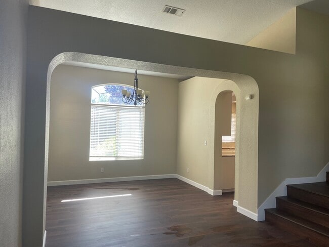 Building Photo - 4009 Shaker Run Cir