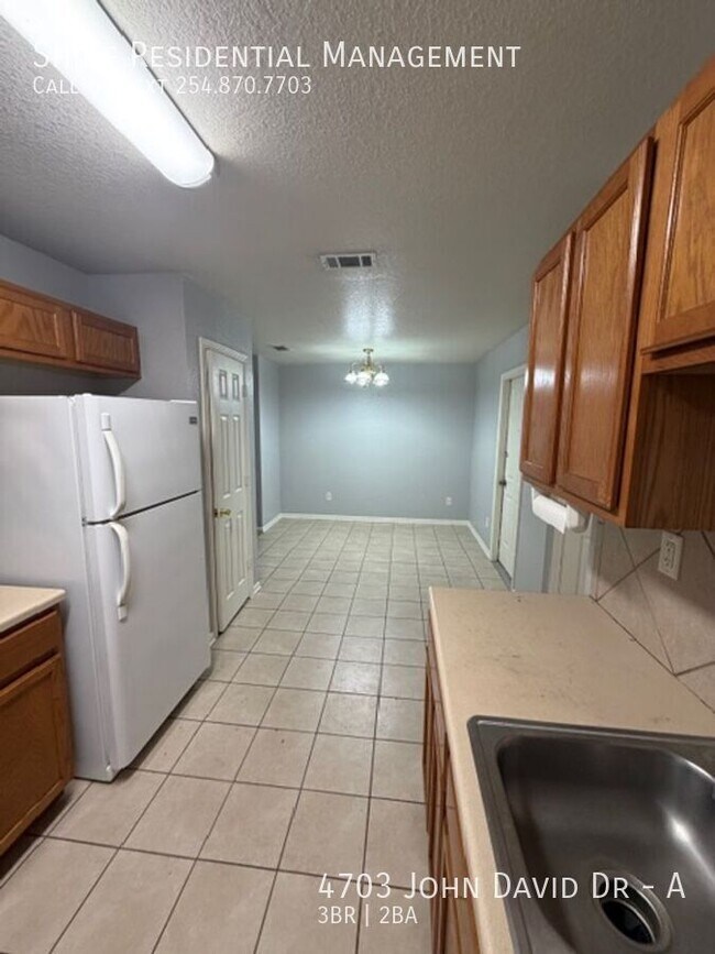 Building Photo - 4703 John David Dr