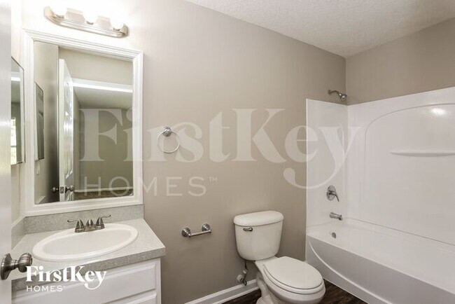 Building Photo - 7927 Jasper Ave