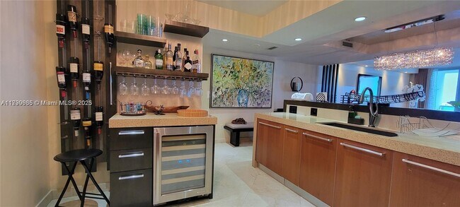 Building Photo - 1331 Brickell Bay Dr