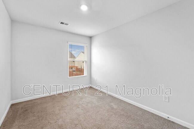 Building Photo - 4343 Newland St