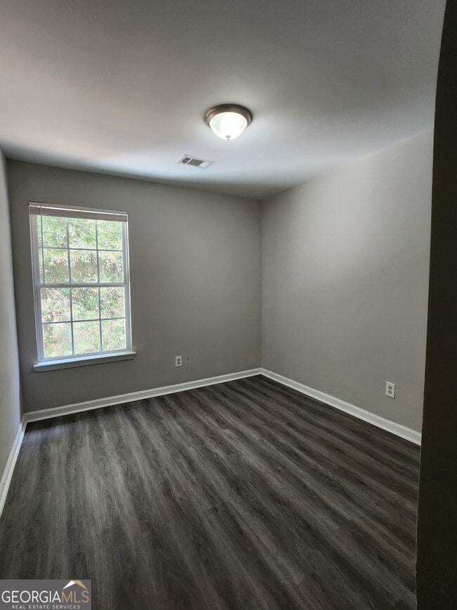 Building Photo - 285 Brookview Dr