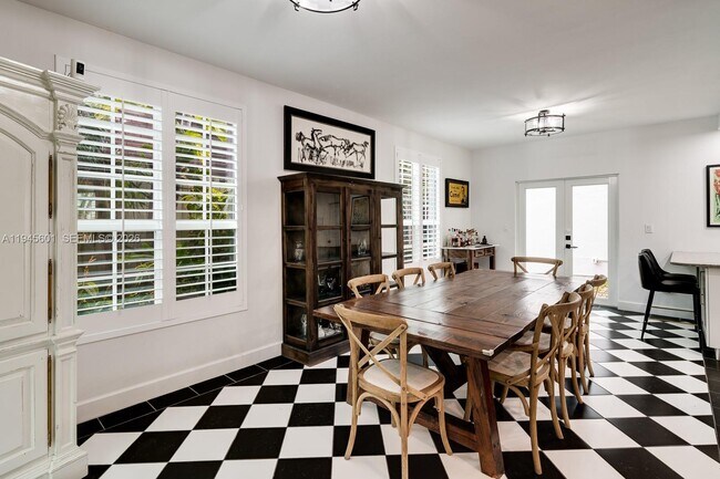 Building Photo - 2952 Peachy St