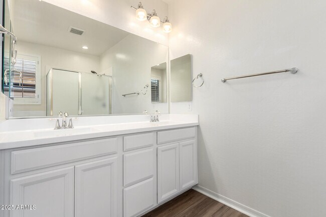 Building Photo - 17508 W Smt Dr