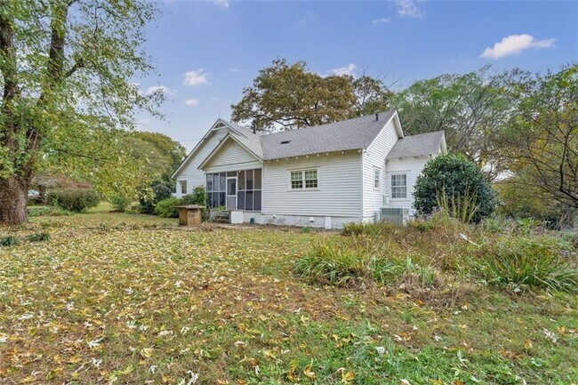 Building Photo - 1987 Knight Ct SE