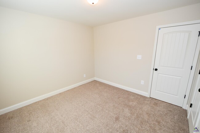 Building Photo - 204 Otters Rdg Dr