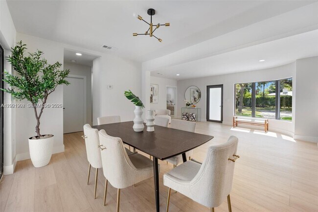 Building Photo - 185 NE 106th St