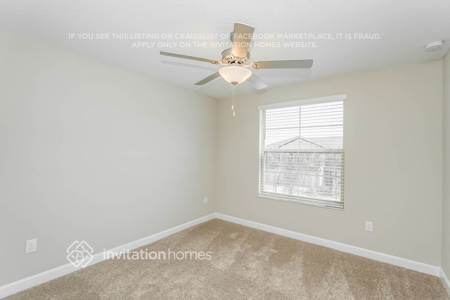 Building Photo - 2883 Coach Manors Way