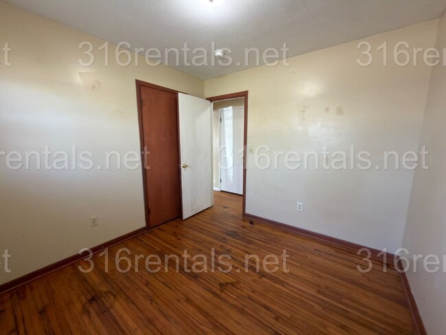 Building Photo - 520 Linda Ln