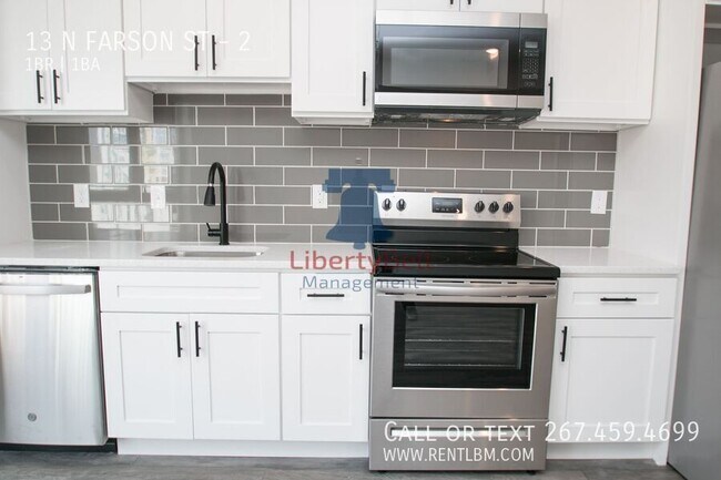 Building Photo - 13 Farson St
