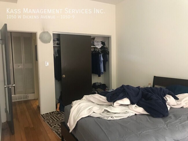 Building Photo - 1050 W Dickens Ave