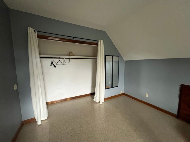 Building Photo - 108 Brown Ave