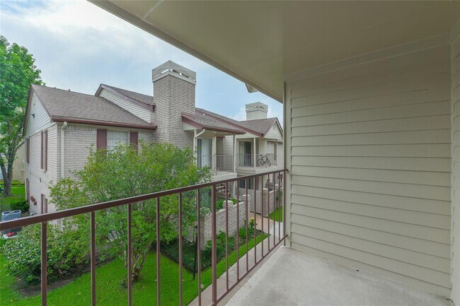 Building Photo - 2120 El Paseo St