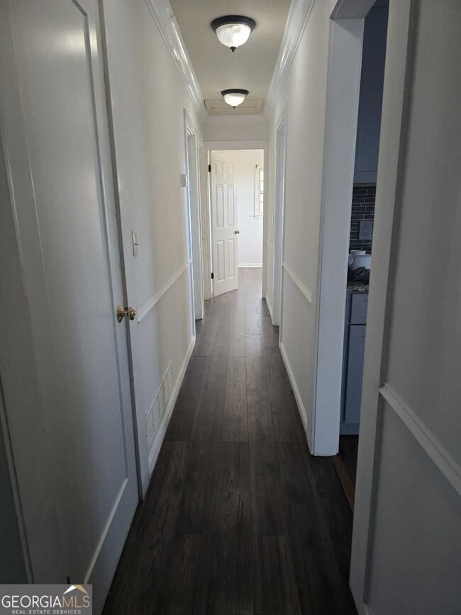 Building Photo - 707 Melrose Dr