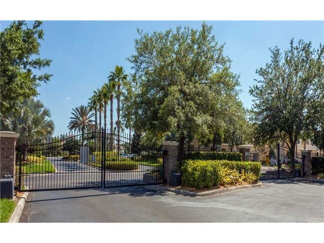 Building Photo - 3773 Parkridge Cir