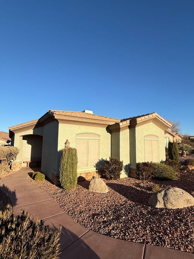 Building Photo - Coral Canyon home -3/2 w/ 2 c garage - Fur...