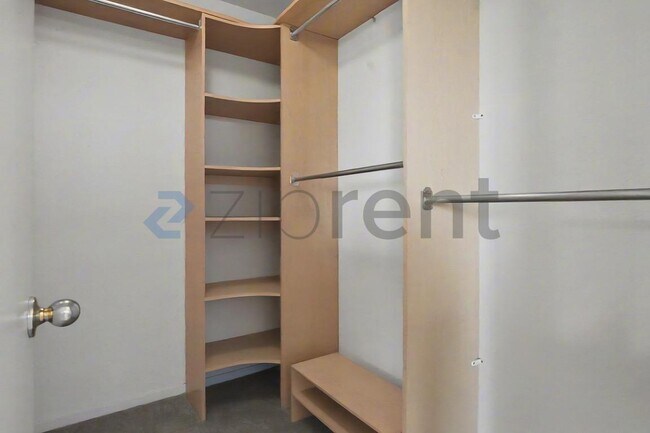 Building Photo - 1833 Blue Skies Way