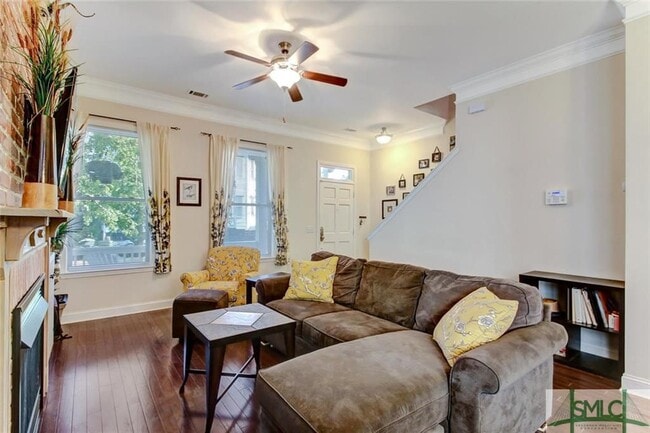 Building Photo - Furnsihed 3 bed 2.5 bath on 31st Street