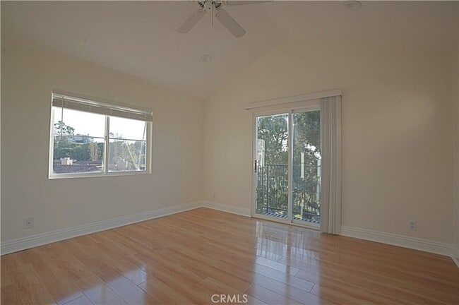 Building Photo - 16 Savona Ct