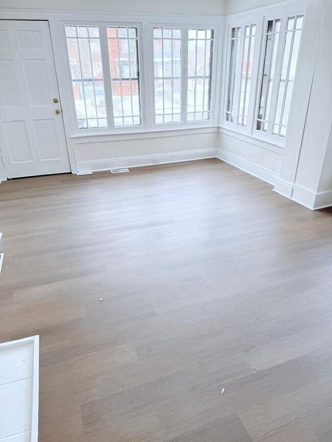 Building Photo - 3242-3242 Sycamore Rd