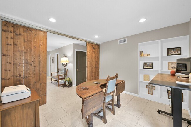 Building Photo - 11111 Meadow Rue St