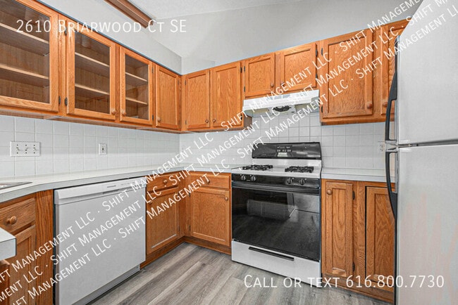 Building Photo - 2610 Briarwood Ct SE