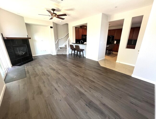 Building Photo - Spacious 3 Bedroom Condo for Rent in Linco...