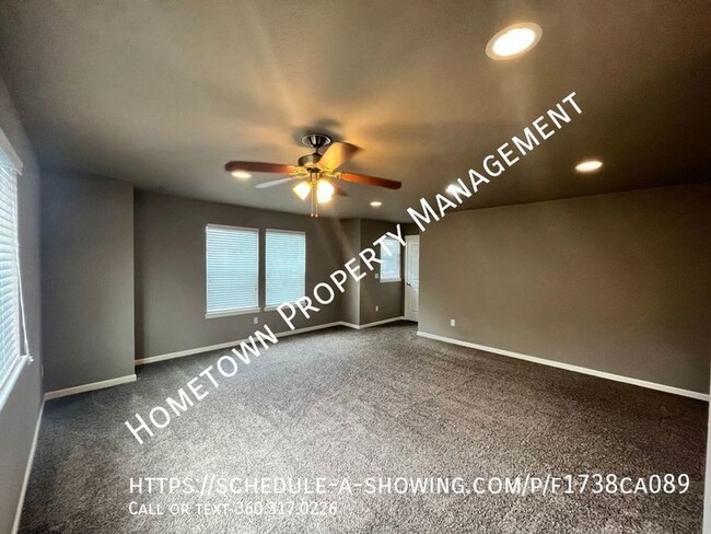 Building Photo - Large 4 Bedroom home in Horizon Pointe!