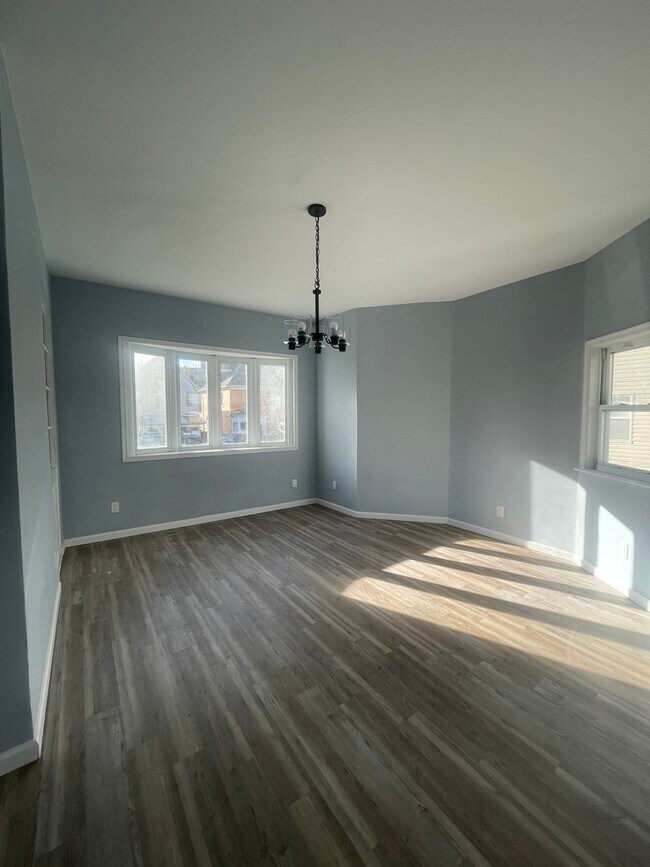 Building Photo - Beautiful 3 bed in Sheraden, move in ready!