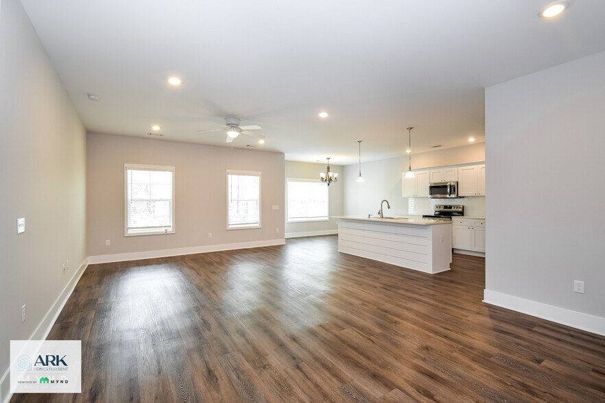 Building Photo - 21 Greyfield Dr