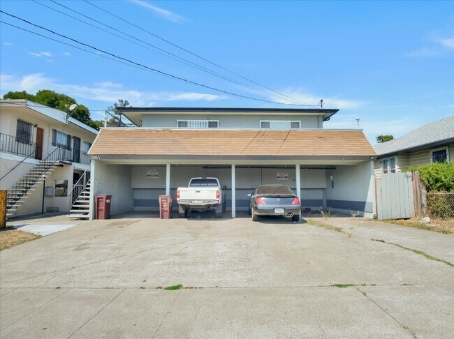 Building Photo - 2901 Octavia St