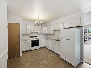 Building Photo - 1428 W 25th St