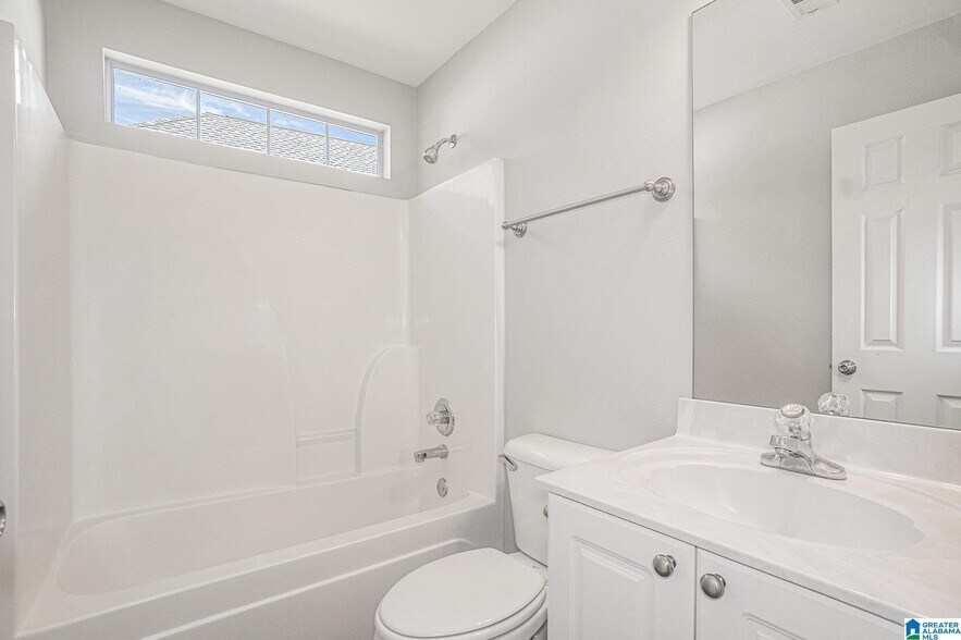 Building Photo - 139 Flagstone Ln