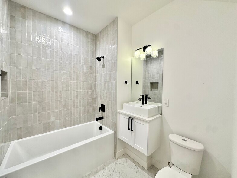 Building Photo - 1725 17th Ave