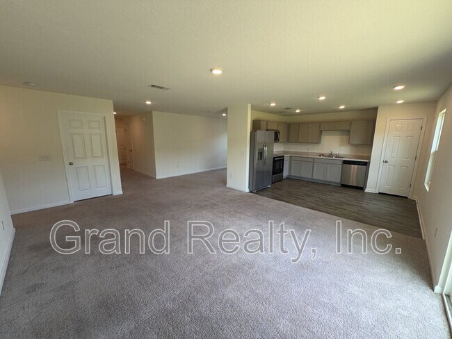 Building Photo - 4316 Jitterbug St