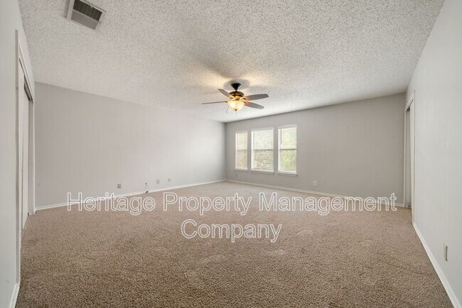 Building Photo - 17427 Sapphire Rim Dr