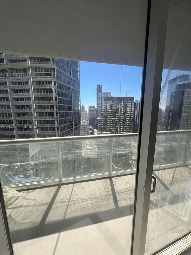 Building Photo - 475 Brickell Ave