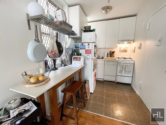 Building Photo - AMSTERDAM AVENUE