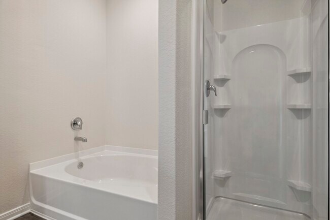 Building Photo - 15885 Berry Hl Dr