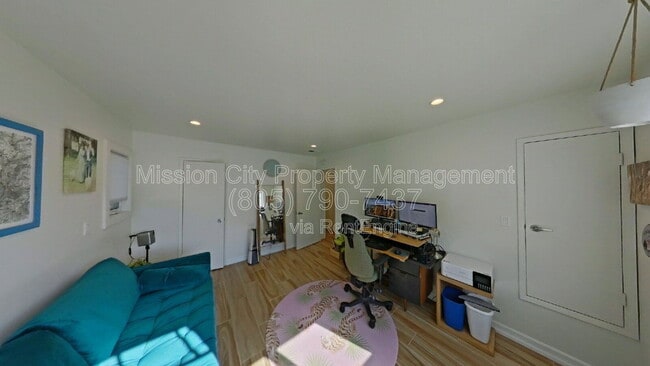 Building Photo - 628 Mulberry Ave