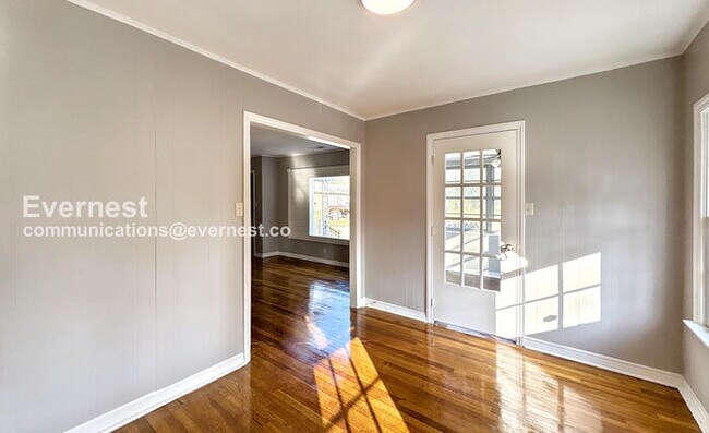 Building Photo - 620 26th St SW