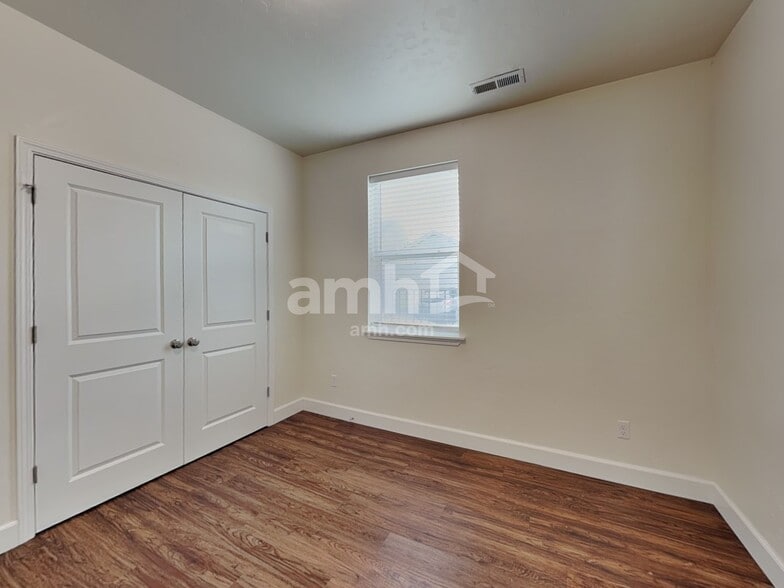 Building Photo - 94 E Sicily Dr