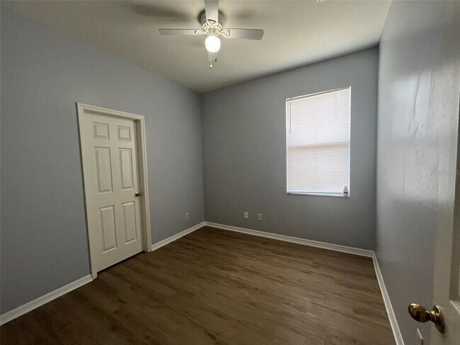 Building Photo - 13282 SW Pembroke Cir N